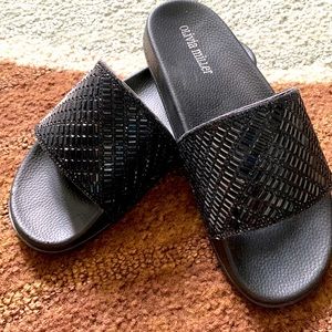 Olivia Miller slides size 9